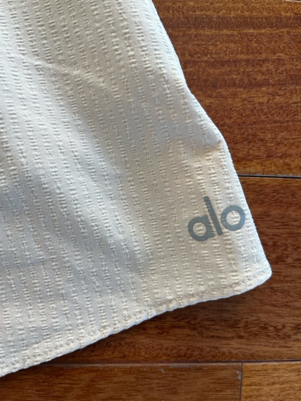 Alo Dreamscape Tennis Skirt Macademia M - Picture 3 of 6